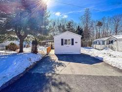 17 Summer Crescent  Bridgewater, NS B4V 3G3