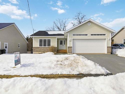 331 Hollingsworth Drive  Bridgewater, NS B4V 3J5