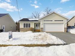 331 Hollingsworth Drive  Bridgewater, NS B4V 3J5