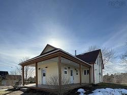 669 Lakeside Road Dayton, NS B5A 5K3