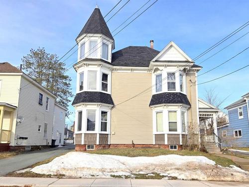 76 Havelock Street, Amherst, NS 