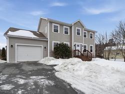 219 Winslow Drive  Westwood Hills, NS B3Z 1N9