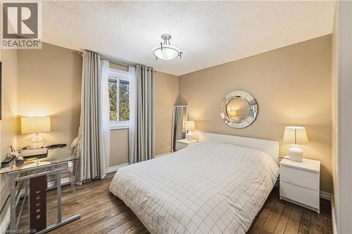 39 Templer Drive, Ancaster, ON - Indoor Photo Showing Bedroom