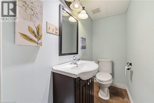 39 Templer Drive, Ancaster, ON - Indoor Photo Showing Bathroom