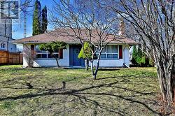 58 HARLOW CRESCENT Toronto, ON M9V 2Y5