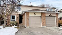 3103 AUTUMN HILL CRESCENT  Burlington, ON L7M 1Z3