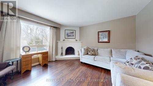 3103 Autumn Hill Crescent, Burlington, ON - Indoor Photo Showing Living Room With Fireplace