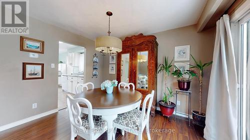 3103 Autumn Hill Crescent, Burlington, ON - Indoor Photo Showing Dining Room