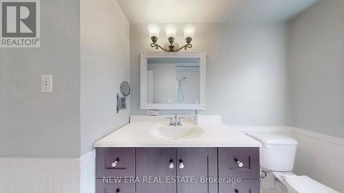 3103 Autumn Hill Crescent, Burlington, ON - Indoor Photo Showing Bathroom