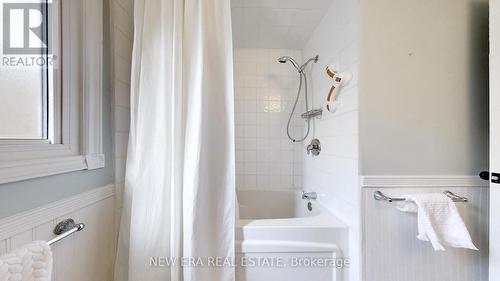 3103 Autumn Hill Crescent, Burlington, ON - Indoor Photo Showing Bathroom