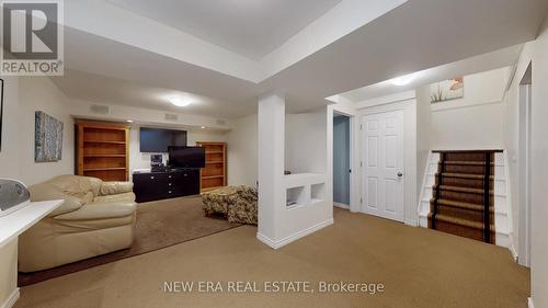 3103 Autumn Hill Crescent, Burlington, ON - Indoor Photo Showing Other Room