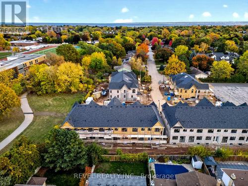 9 - 600 Maplehill Drive, Burlington, ON - Outdoor With View