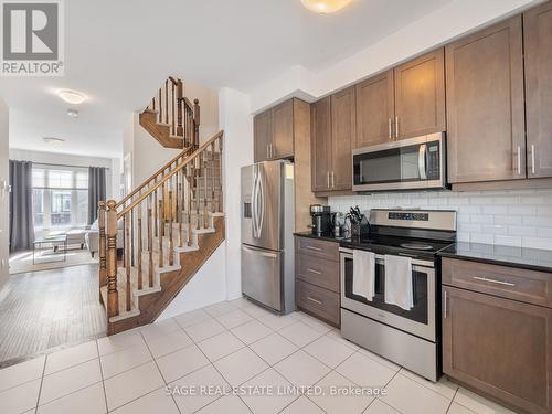 4 Could Lane, Hamilton, ON - Indoor Photo Showing Kitchen