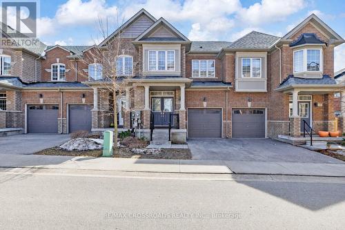 202 HARDING PARK STREET  Newmarket, ON L3Y 0E3