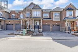 202 HARDING PARK STREET  Newmarket, ON L3Y 0E3