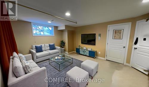 294 Waymark Crescent, Ottawa, ON - Indoor