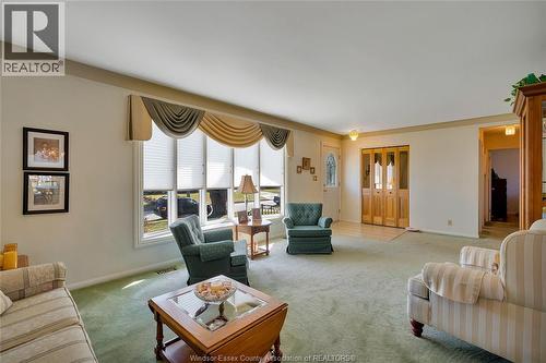 1640 St. Gabriel, Windsor, ON - Indoor Photo Showing Living Room