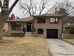 19 BRUCEDALE CRESCENT  Toronto, ON M2K 2C6