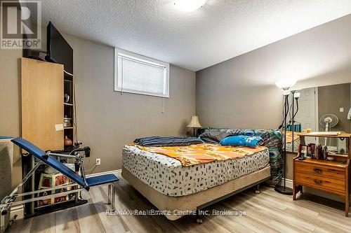 8B - 38 Howe Drive, Kitchener, ON - Indoor Photo Showing Bedroom