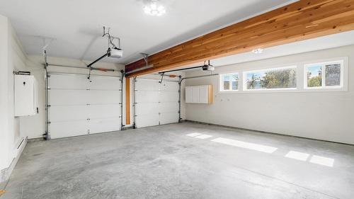 220 West Bench Drive, Penticton, BC - Indoor Photo Showing Garage