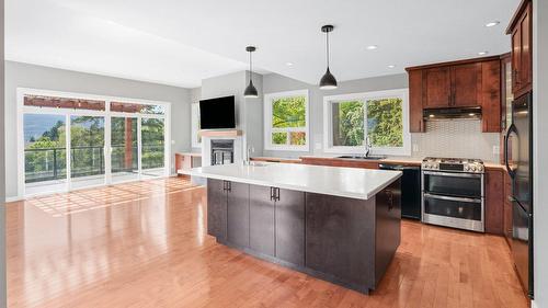 220 West Bench Drive, Penticton, BC - Indoor Photo Showing Kitchen With Upgraded Kitchen