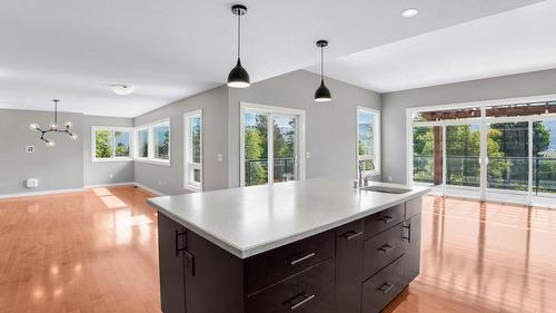 220 West Bench Drive, Penticton, BC - Indoor Photo Showing Kitchen