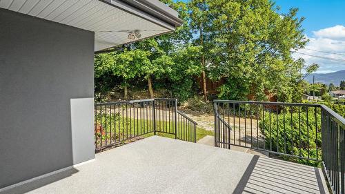 220 West Bench Drive, Penticton, BC - Outdoor