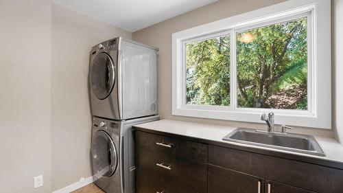 220 West Bench Drive, Penticton, BC - Indoor Photo Showing Laundry Room