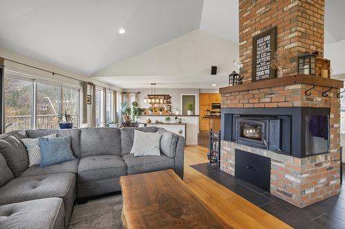 5253 Elsie Holmes Road, Wynndel, BC - Indoor Photo Showing Living Room With Fireplace