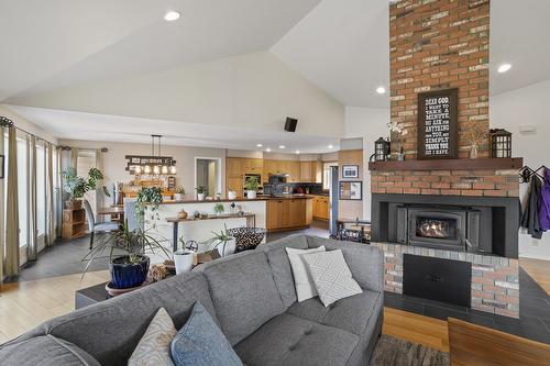 5253 Elsie Holmes Road, Wynndel, BC - Indoor Photo Showing Living Room With Fireplace