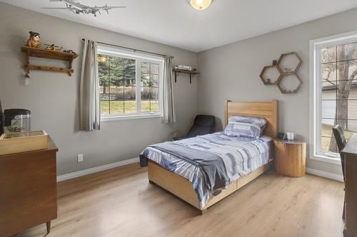 5253 Elsie Holmes Road, Wynndel, BC - Indoor Photo Showing Bedroom