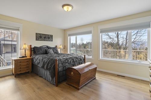 5253 Elsie Holmes Road, Wynndel, BC - Indoor Photo Showing Bedroom