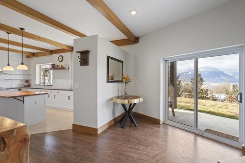 5253 Elsie Holmes Road, Wynndel, BC - Indoor Photo Showing Kitchen