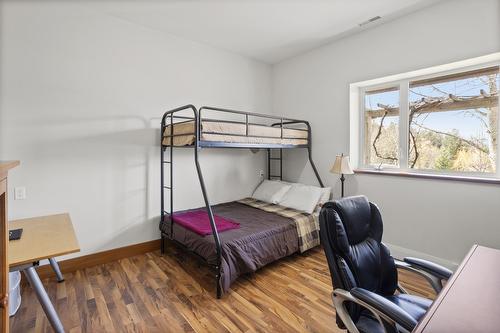 5253 Elsie Holmes Road, Wynndel, BC - Indoor Photo Showing Bedroom