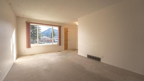 896 306Th Street, Kimberley, BC - Indoor Photo Showing Other Room