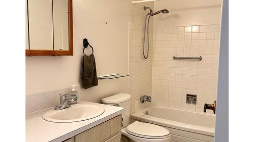 896 306Th Street, Kimberley, BC - Indoor Photo Showing Bathroom