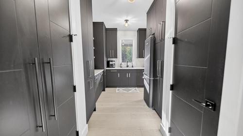 1323 Mcdonald Road, Cranbrook, BC - Indoor