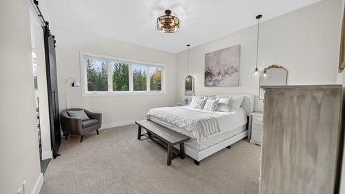 1323 Mcdonald Road, Cranbrook, BC - Indoor Photo Showing Bedroom