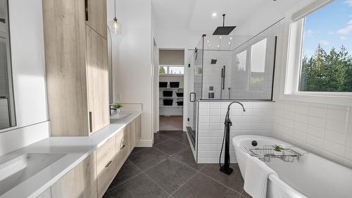 1323 Mcdonald Road, Cranbrook, BC - Indoor