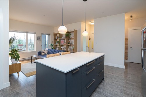 308-286 Wilfert Rd, View Royal, BC - Indoor Photo Showing Kitchen