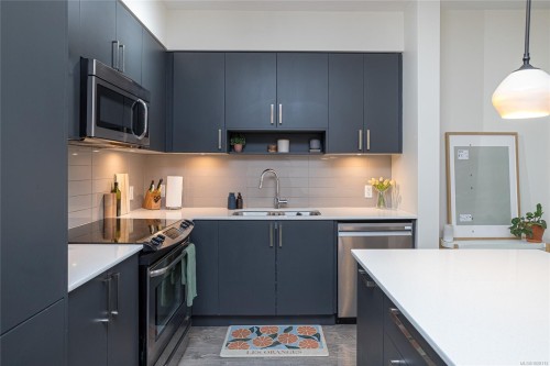 308-286 Wilfert Rd, View Royal, BC - Indoor Photo Showing Kitchen With Stainless Steel Kitchen With Upgraded Kitchen