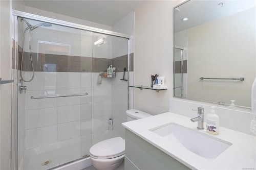 308-286 Wilfert Rd, View Royal, BC - Indoor Photo Showing Bathroom
