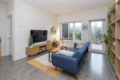 308-286 Wilfert Rd, View Royal, BC - Indoor Photo Showing Living Room