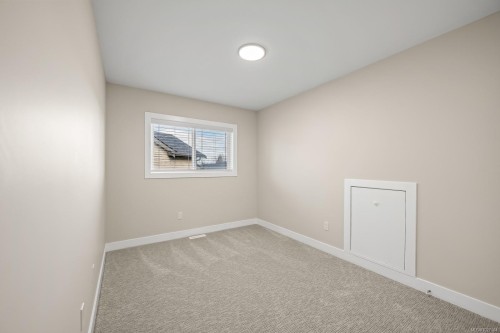 499 Torrence Rd, Comox, BC 