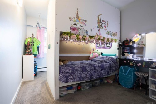 352 Burnside Rd West, Saanich, BC - Indoor