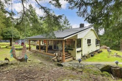 370 Campbell Bay Rd Mayne Island, BC V0N 2J1