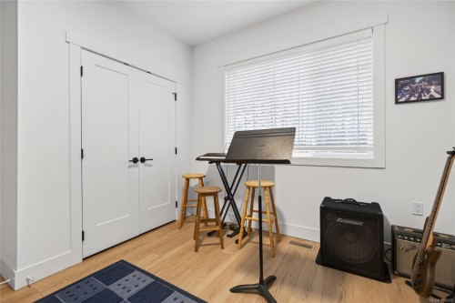 873 Aspen Rd, Comox, BC 