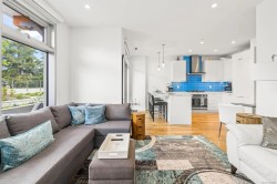 107-916 Lyall St  Esquimalt, BC V9A 5E6