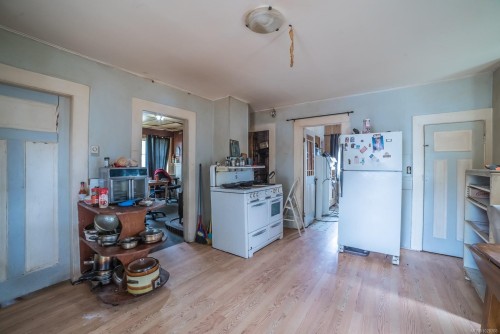 1226 Lawlor Rd, Nanaimo, BC - Indoor Photo Showing Kitchen