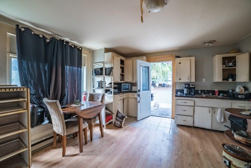 1226 Lawlor Rd, Nanaimo, BC - Indoor Photo Showing Kitchen